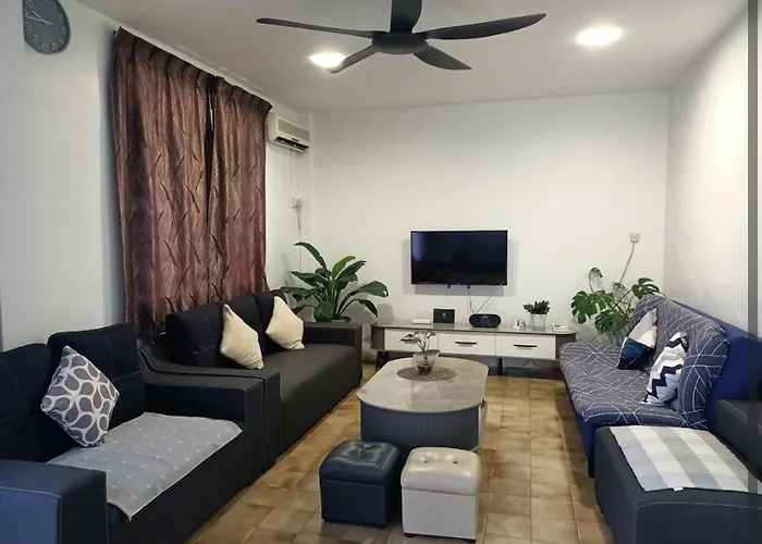 Summer Homestay@Civic Centre